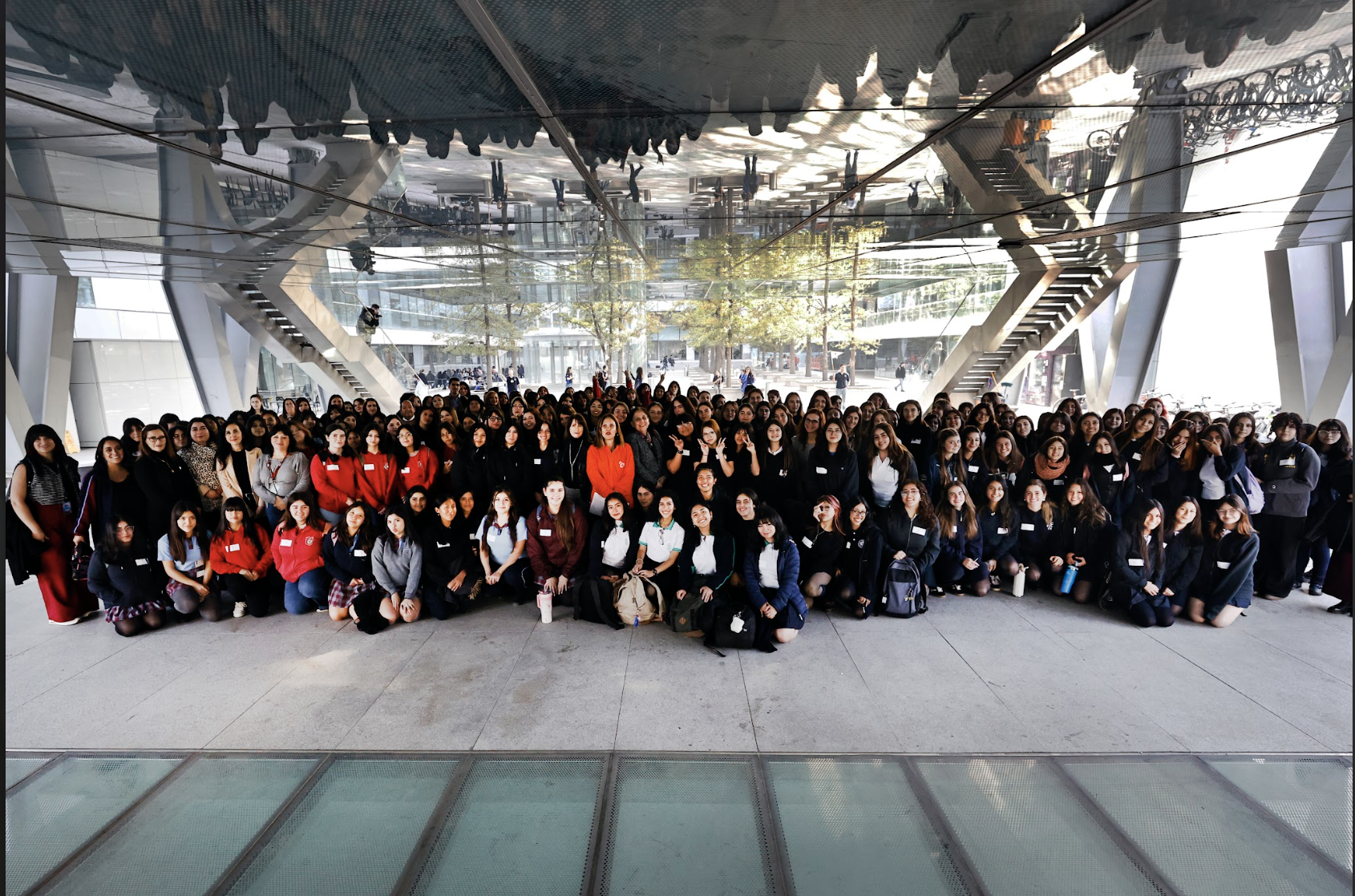 Más de 200 estudiantes mujeres de liceos Bicentenario visitaron la Universidad de Chile en el Día Mundial de la Mujer Matemática