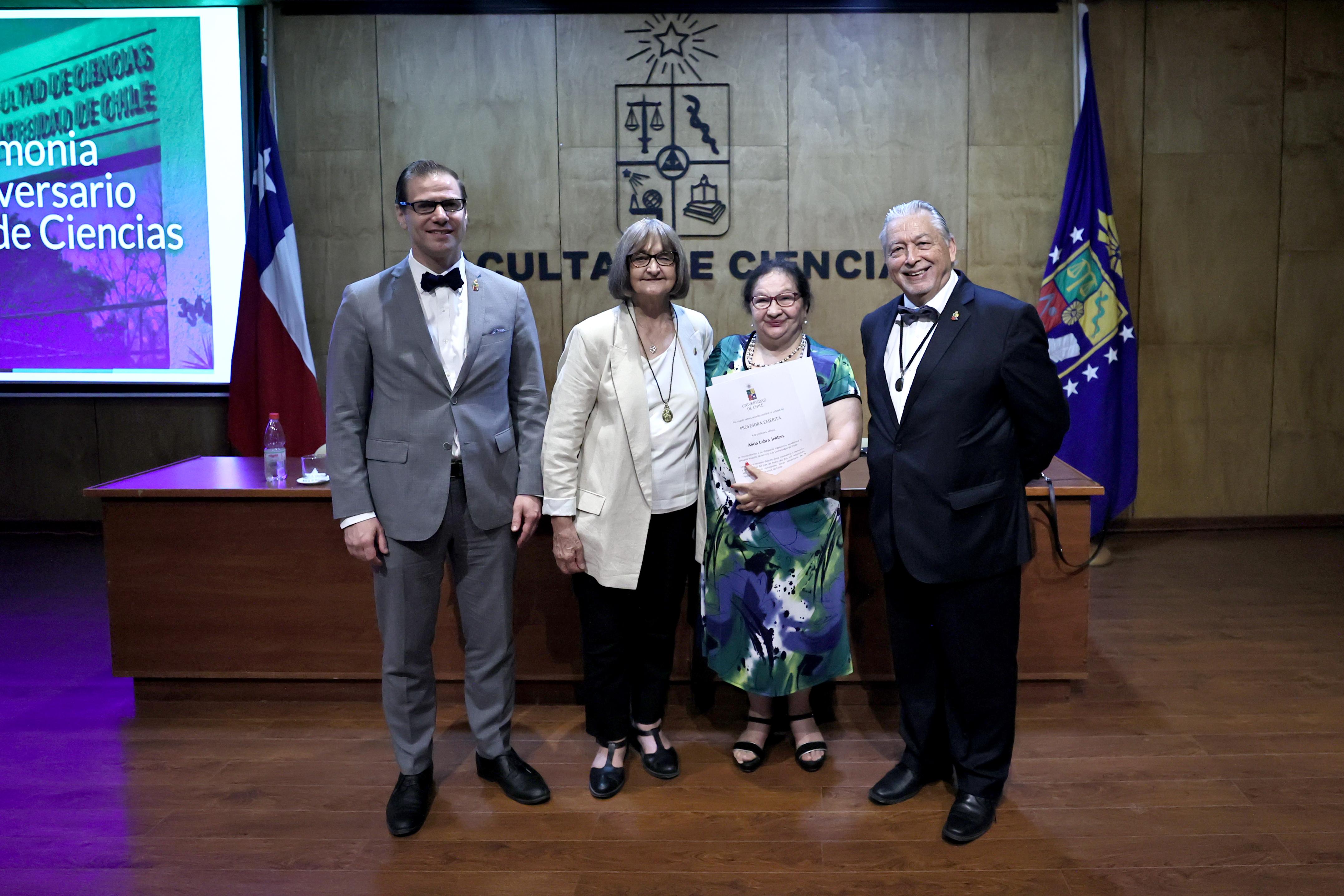 Facultad de Ciencias de la Universidad de Chile celebra 60 años con inauguración de infraestructura docente de vanguardia y reconocimiento a la Dra. Alicia Labra como Profesora Emérita